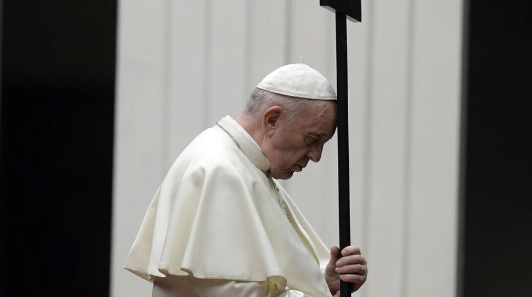 Ο Πάπας Φραγκίσκος συμβουλεύει τις πεθερές να προσέχουν τα λόγια τους όταν απευθύνονται στις νύφες τους