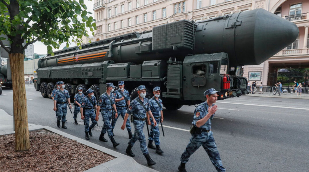 Βαλλιστικός πύραυλος της Ρωσίας που μπορεί να φέρει πυρηνικά όπλα