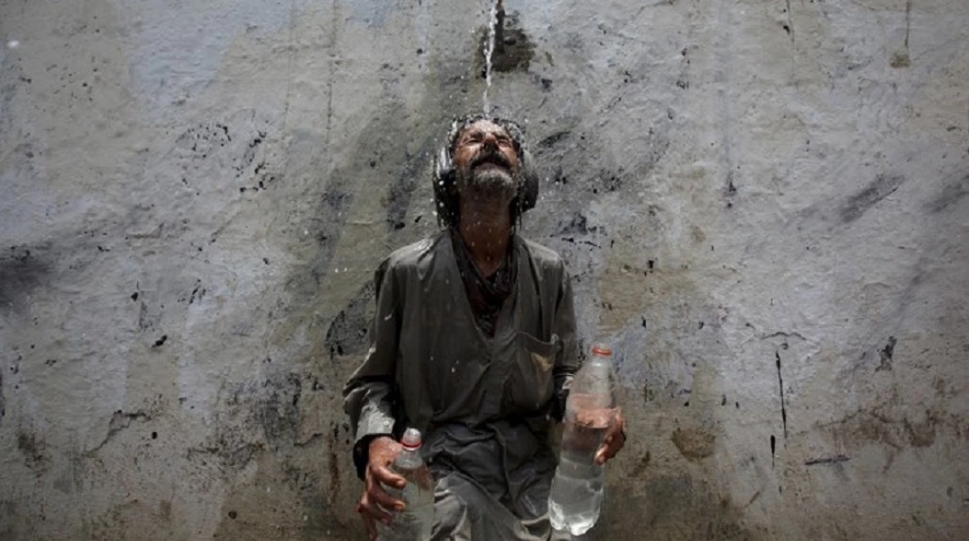 Τετρακόσιοι πενήντα οι νεκροί από τη ζέστη στο Πακιστάν