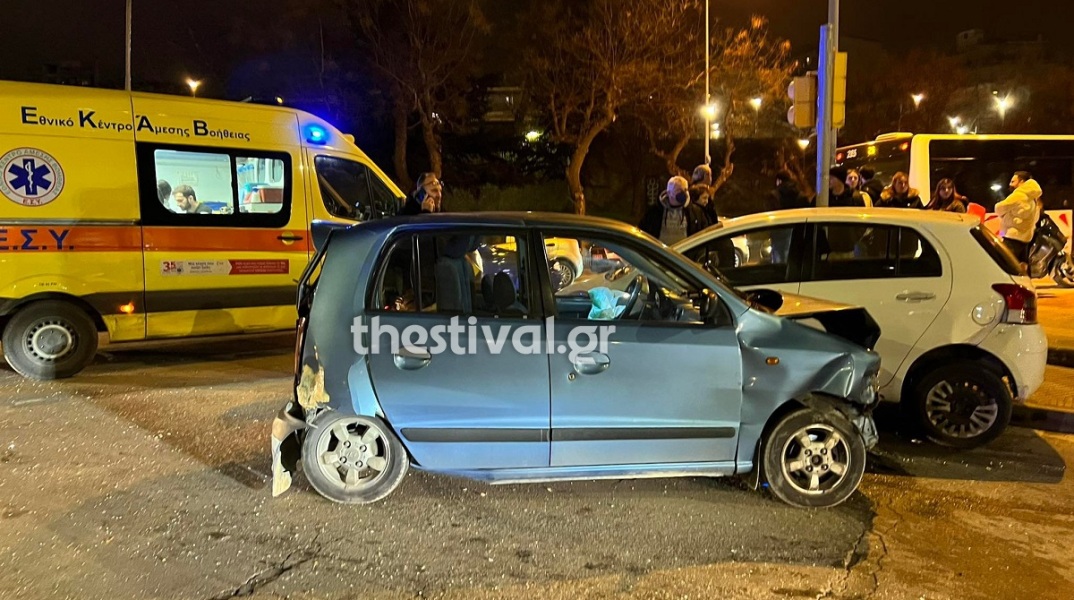 Αυτοκίνητο μετά από τροχαίο ατύχημα στη Θεσσαλονίκη