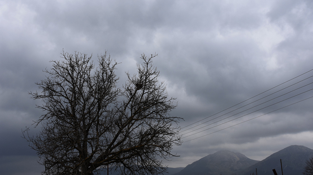 Βροχερός ο καιρός σήμερα Δευτέρα 2 Μαΐου 2022