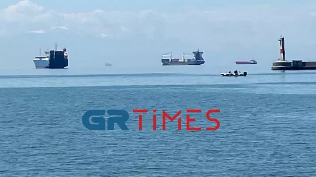 Φάτα Μοργκάνα στη Θεσσαλονίκη: Πλοία αιωρούνται πάνω από τον Θερμαϊκό