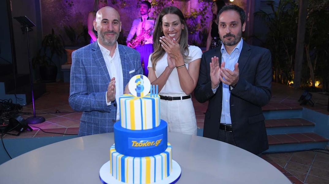 James Curwen, Σταυριάνα Κύρκου, Γιάννης Πανόπουλος