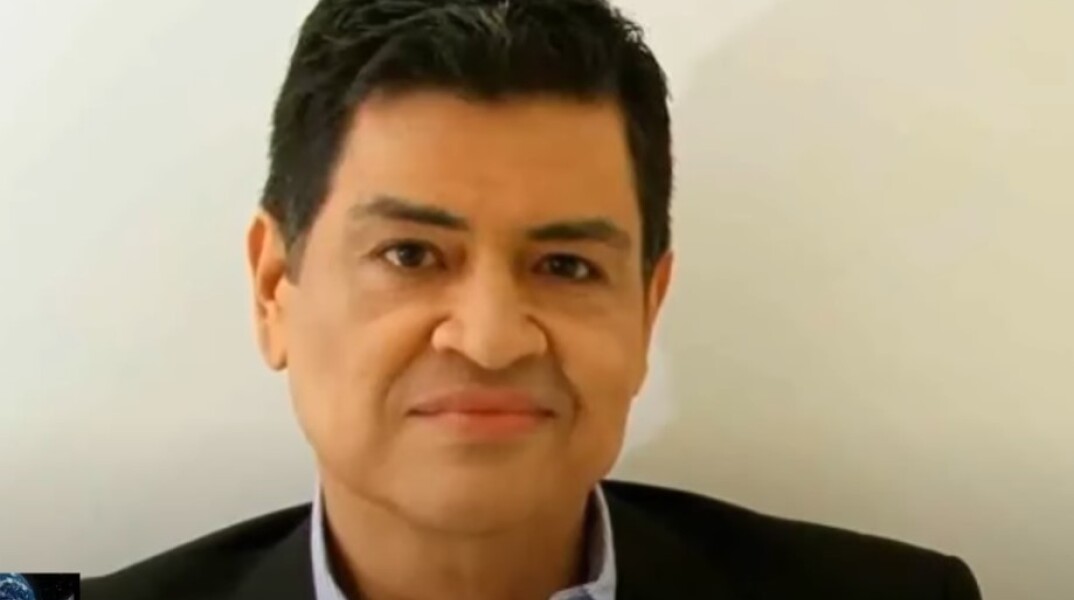 Ο δημοσιογράφος Λουίς Ενρίκε Ραμίρες 