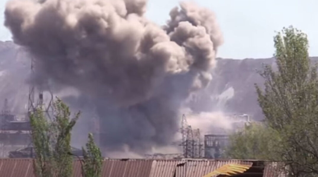 Ισχυρή έκρηξη στο εργοστάσιο Αζόφσταλ στη Μαριούπολη