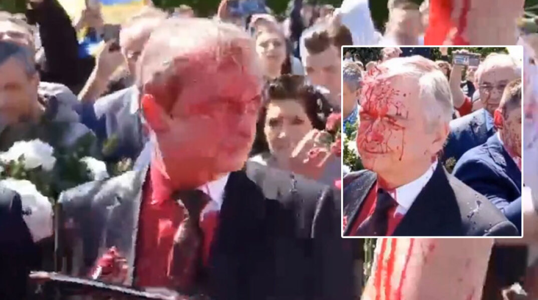 Με κόκκινη μπογιά στο πρόσωπο ο Ρώσος πρέσβης στη Βαρσοβία μετά την επίθεση