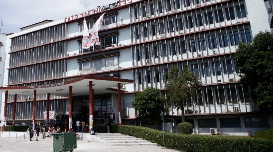 Νίκος Φίλης: Η κυβέρνηση τροφοδοτεί τον φαύλο κύκλο της βίας και της αστυνομοκρατίας στο ΑΠΘ, με στόχο την επιβολή της Πανεπιστημιακής Αστυνομίας	