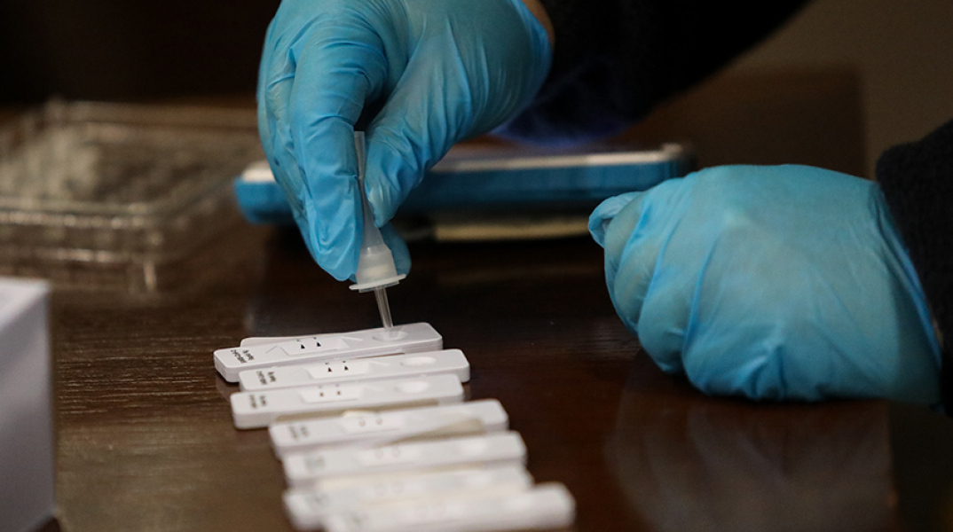 Rapid test από κλιμάκια του ΕΟΔΥ