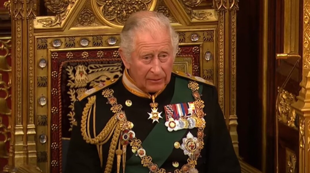 Ο πρίγκιπας Κάρολος κατά τη διάρκεια της «Ομιλίας της Βασίλισσας» στη βρετανική Βουλή