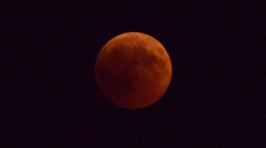 Ματωμένο φεγγάρι