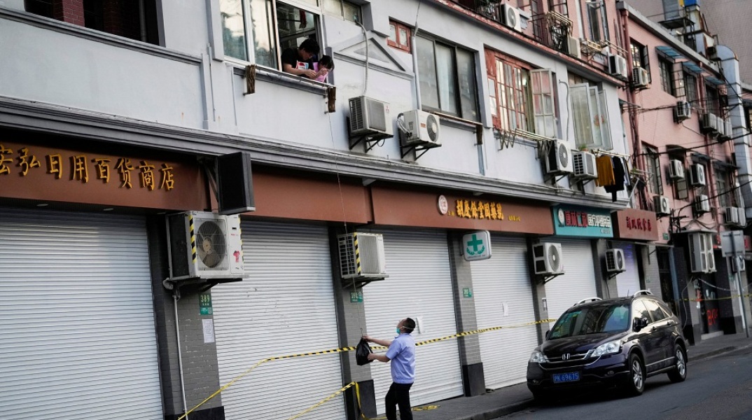 Σαγκάη: Σφίγγει κι άλλο το λόκνταουν, και το Πεκίνο ακολουθεί