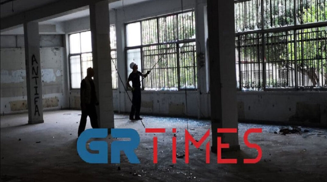 Εργασίες στον χώρο όπου κατασκευάζεται η βιβλιοθήκη στο Τμήμα Βιολογίας του ΑΠΘ