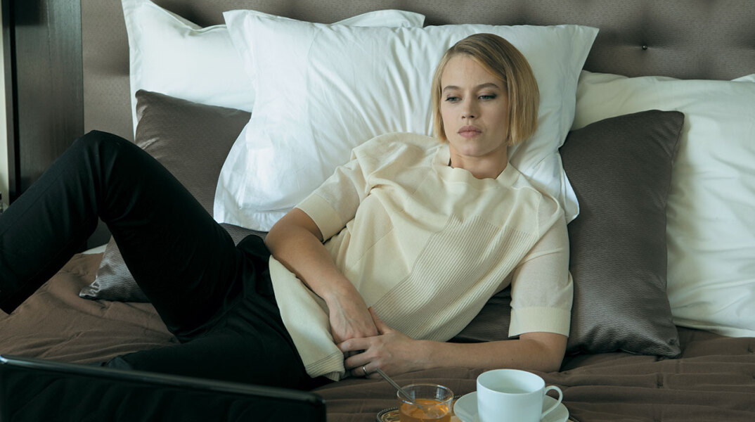 Η ηθοποιός Lou de Laâge στην ταινία «Μαύρο Κουτί»