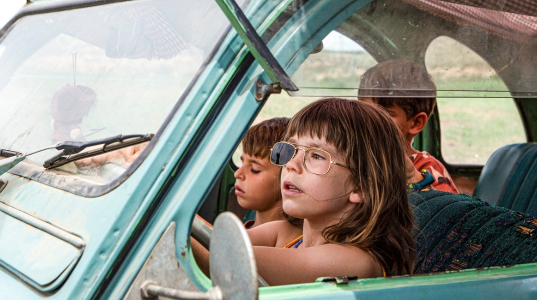 "Οι ροδακινιές του Αλκαράς" της Κάρλα Σιμόν