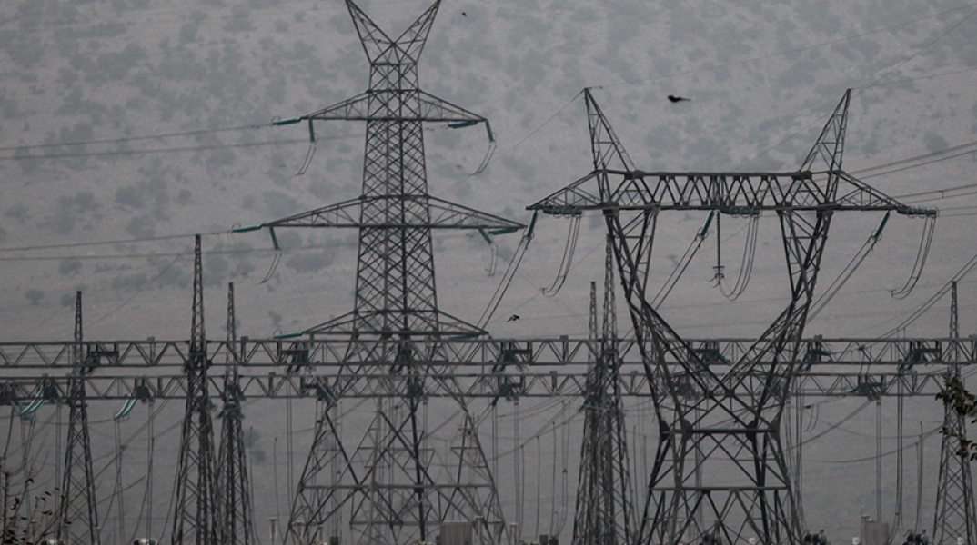 ΥΠΕΝ: 591,45 εκατ. ευρώ τα υπερκέρδη των εταιρειών ηλεκτρικής ενέργειας