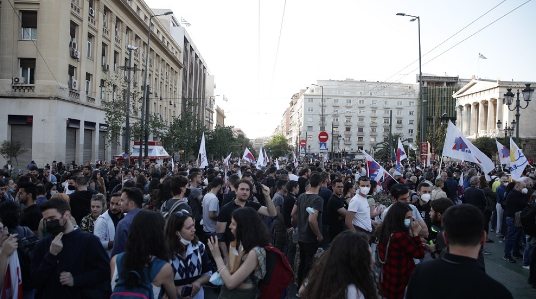 [352724] ΑΝΤΙΠΟΛΕΜΙΚΟ ΣΥΛΛΑΛΗΤΗΡΙΟ ΣΤΑ ΠΡΟΠΥΛΑΙΑ ΑΠΟ ΤΟ ΠΑΜΕ ΚΑΙ ΑΡΙΣΤΕΡΕΣ ΟΡΓΑΝΩΣΕΙΣ (ΣΩΤΗΡΗΣ ΔΗΜΗΤΡΟΠΟΥΛΟΣ/EUROKINISSI)