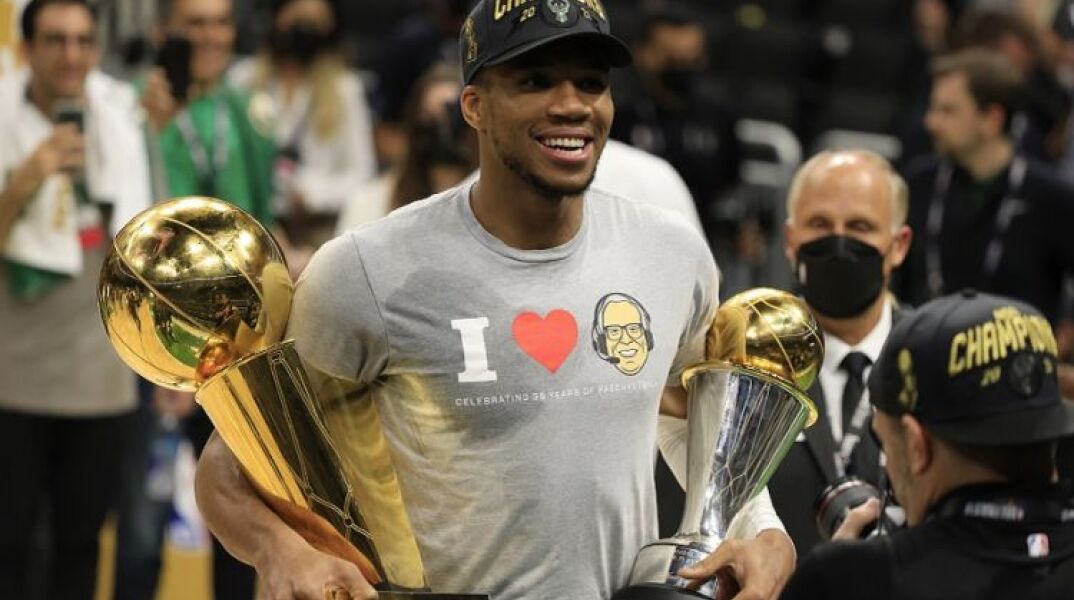 Forbes: Ο Γιάννης Αντετοκούνμπο στους 10 πιο ακριβοπληρωμένους αθλητές