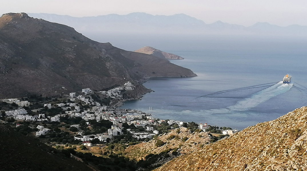 Το λιμάνι της Τήλου