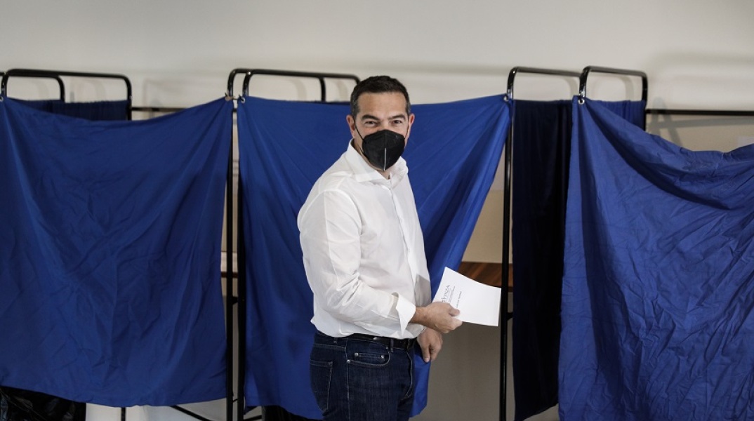 Άνοιξαν οι κάλπες στον ΣΥΡΙΖΑ-ΠΣ: Ψήφισε ο Αλέξης Τσίπρας