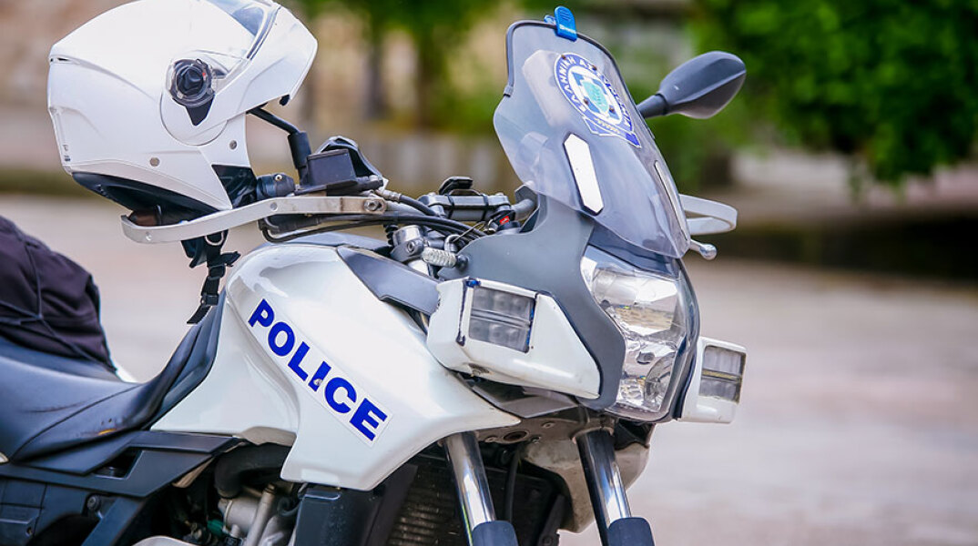 Έγκλημα στην Ομόνοια: Σκότωσε τον πατέρα του στον ύπνο του