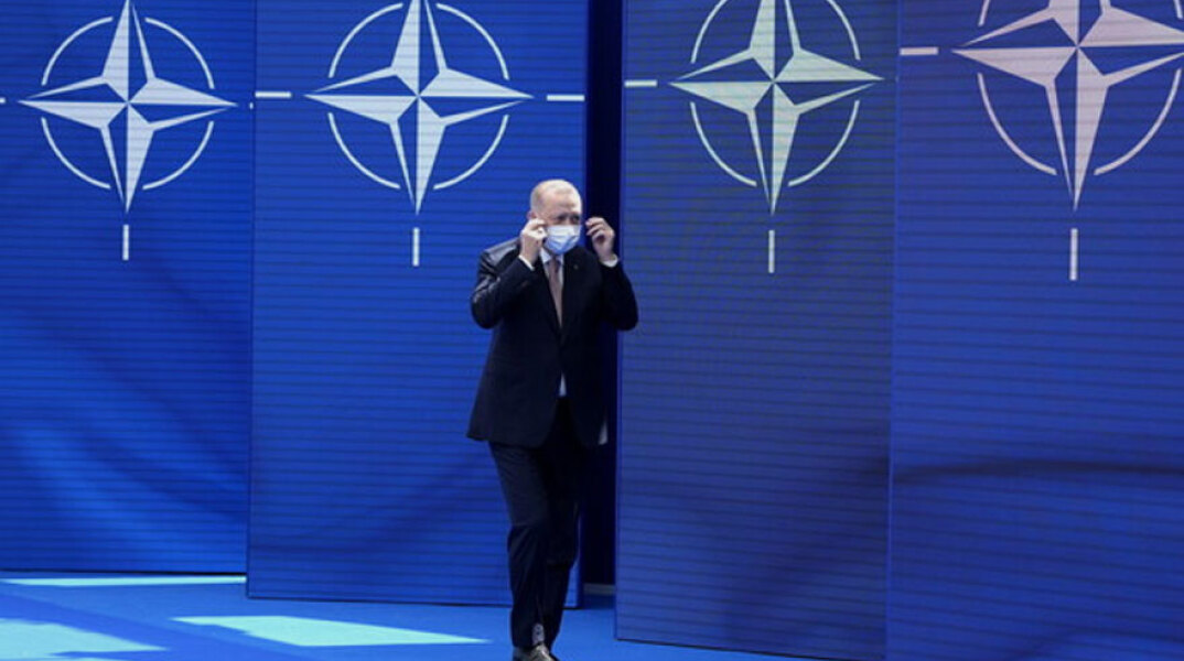 Έτοιμος να ασκήσει βέτο στο ΝΑΤΟ ο Ερντογάν για Φινλανδία και Σουηδία