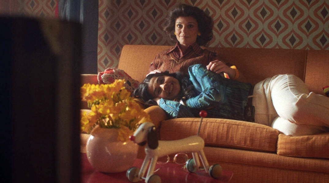 Παραδείγματα ορατότητας: ο σύμβουλος του πρωθυπουργού, ο Γιώργος Καπουτζίδης, η Τζεφ Μοντάνα