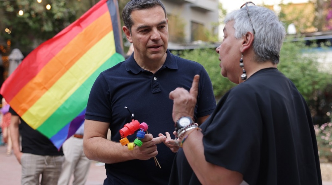 Ο Αλέξης Τσίπρας συνομίλησε με τα μέλη της οργάνωσης σχετικά με τα δικαιώματα της ΛΟΑΤΚΙ+ κοινότητας