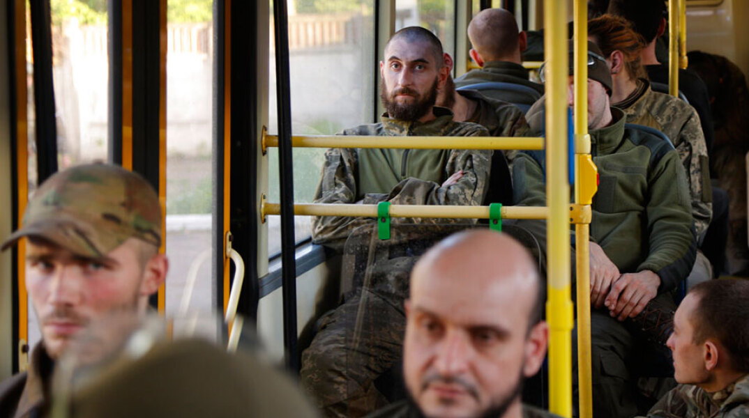 Ρωσία: 694 Ουκρανοί μαχητές από το Αζοφστάλ παραδόθηκαν τις τελευταίες 24 ώρες 