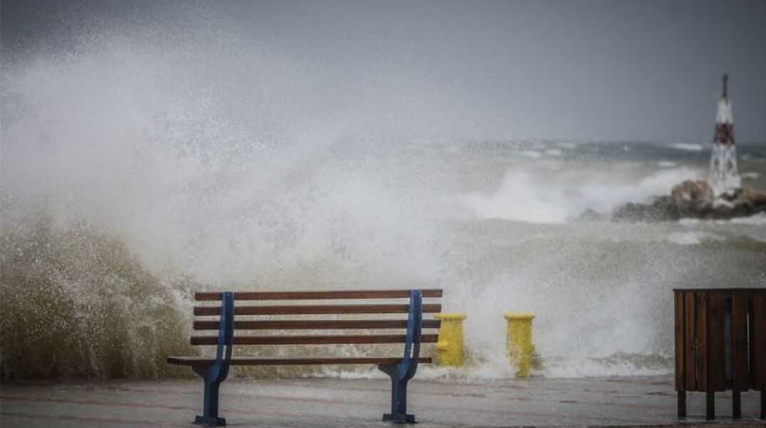 Η κακοκαιρία εξπρές φέρνει θυελλώδεις ανέμους στα πελάγη