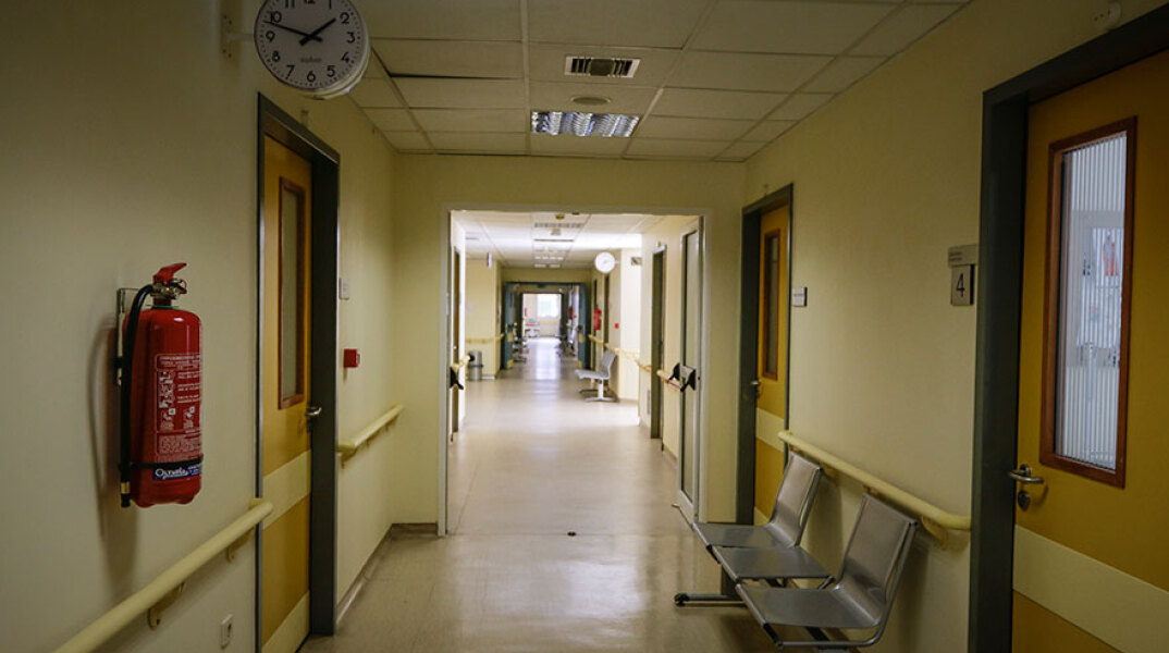 Θάνατος 43χρονου σε καρέκλα στο Παπανικολάου: Κατεπείγουσα έρευνα διέταξε ο Πλεύρης