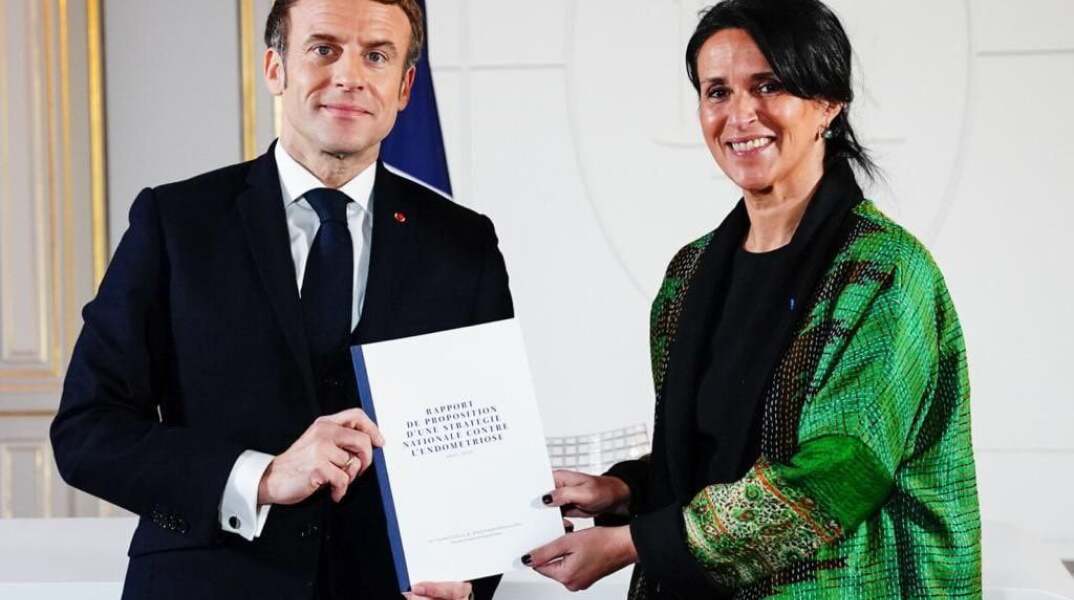 Η Χρυσούλα Ζαχαροπούλου μαζί με τον πρόεδρο της Γαλλίας, Εμανουέλ Μακρόν