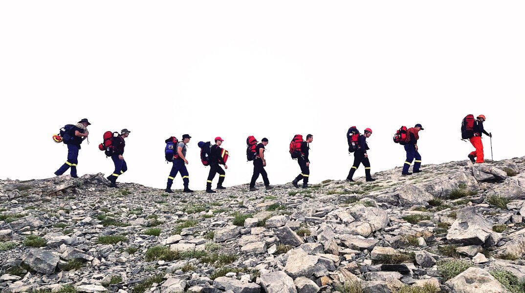Διασώστες της 2ης ΕΜΑΚ στον Όλυμπο
