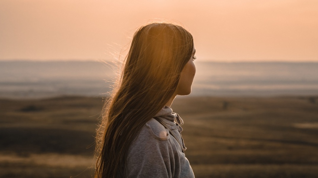 Ένα κορίτσι. 