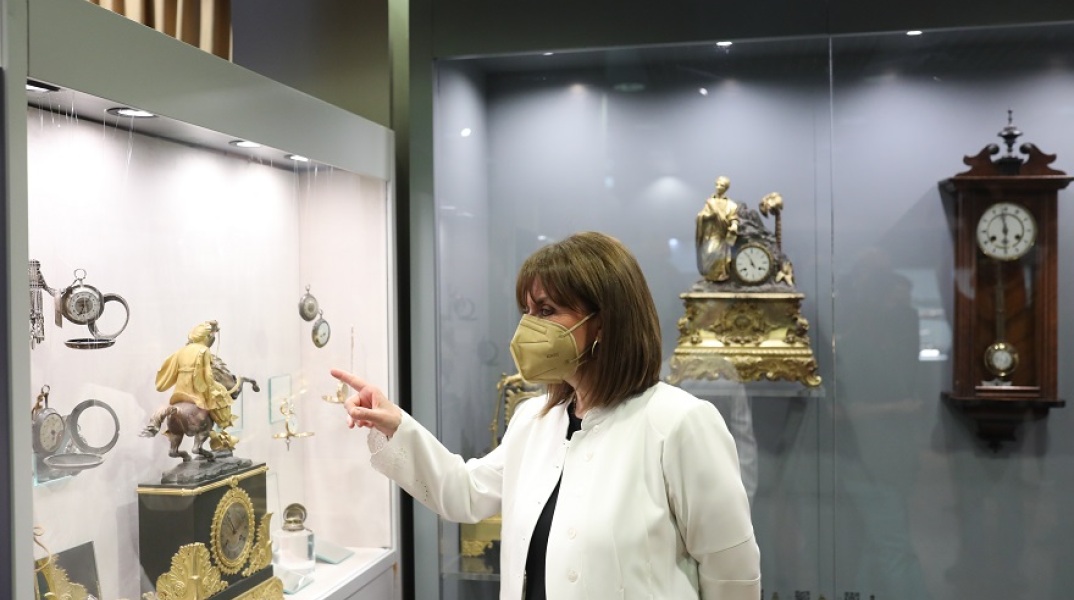 Σακελλαροπούλου: Εγκαινίασε έκθεση στο Μουσείο Κοσμήματος Ηλία Λαλαούνη
