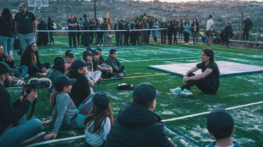 Η Μαρία Περβολαράκη δίνει τις συμβουλές της στους «Μικρούς ήρωες»