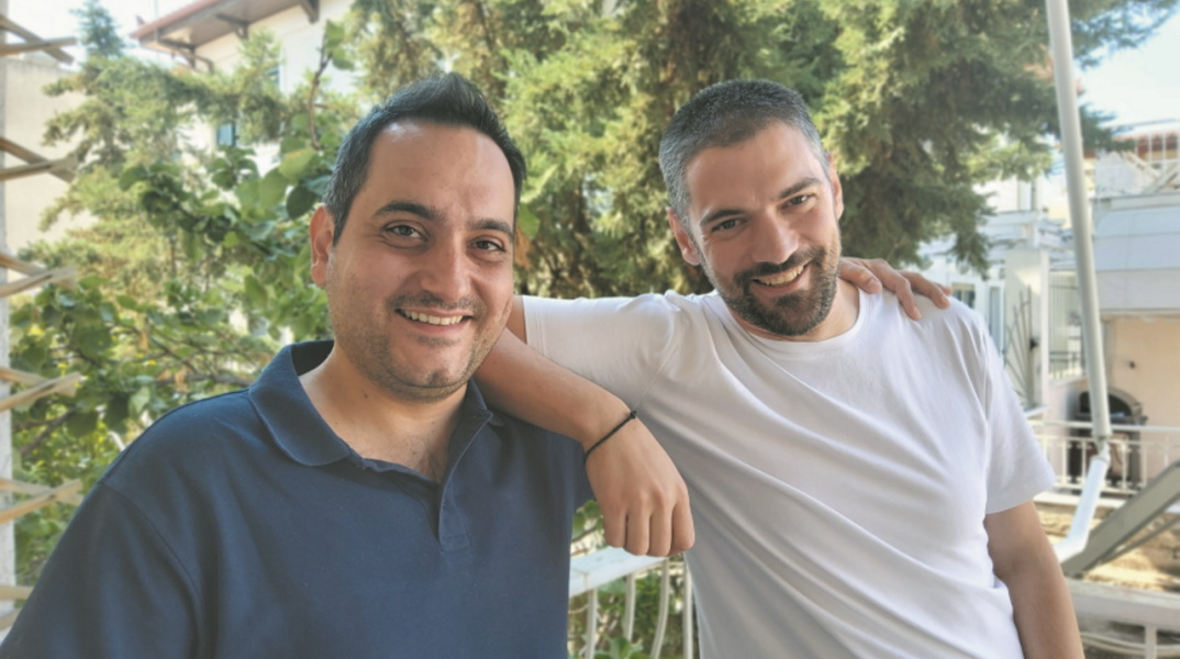 Φωτογραφία με τους Άρη Καπλανίδη και Άρη Ρουμελιώτη.