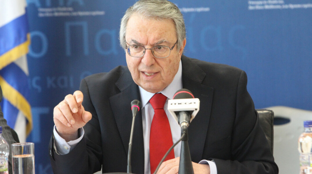 Μπαμπινιώτης 