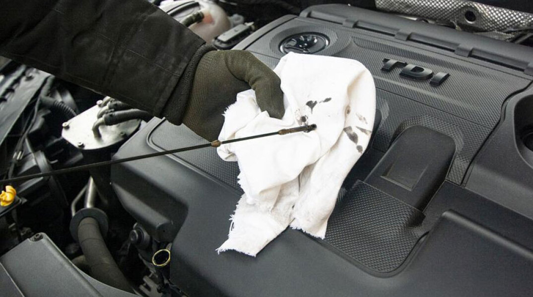 Σπείρα κλέβει καταλύτες από αυτοκίνητα στη Γλυφάδα, προκαλώντας μεγάλη ζημιά στα οχήματα