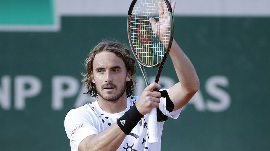 Άνετη πρόκριση για τον Στέφανο Τσιτσιπά στους «16» του Roland Garros