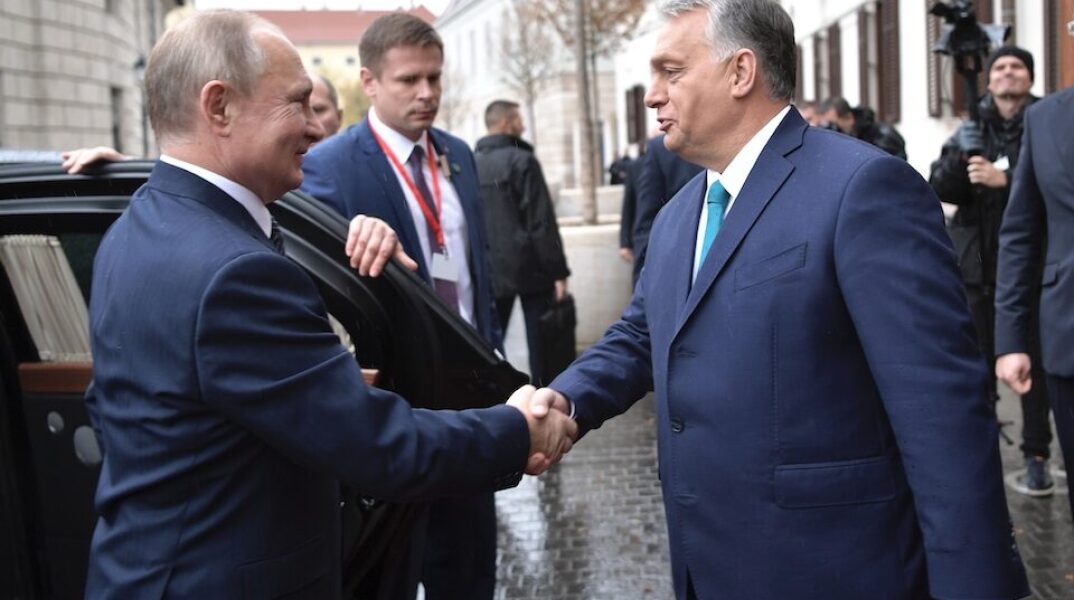 ΕΕ-Ρωσία-σύνοδος κορυφής-κυρώσεις: "Δεν υπάρχει προς το παρόν αποδεκτή συμβιβαστική λύση για το πετρέλαιο", δηλώνει ο πρωθυπουργός της Ουγγαρίας	ΕΕ-Ρωσία-σύνοδος κορυφής-κυρώσεις: "Δεν υπάρχει προς το παρόν αποδεκτή συμβιβαστική λύση για το πετρέλαιο", δη