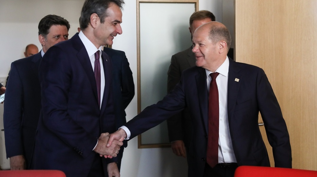 ΣΥΝΑΝΤΗΣΗ ΤΟΥ ΠΡΩΘΥΠΟΥΡΓΟΥ ΚΥΡ. ΜΗΤΣΟΤΑΚΗ ΜΕ ΤΟΝ ΚΑΓΚΕΛΑΡΙΟ ΤΗΣ ΓΕΡΜΑΝΙΑΣ ΟΛΑΦ ΣΟΛΤΣ (ΓΙΩΡΓΟΣ ΒΙΤΣΑΡΑΣ.ΓΡΑΦΕΙΟ ΤΥΠΟΥ ΠΡΩΘΥΠΟΥΡΓΟΥ/EUROKINISSI)