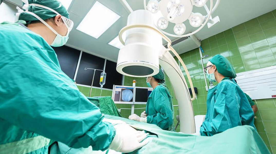 Επιτυχημένη η μεταμόσχευση αυτιού σε ασθενή με μικρωτία