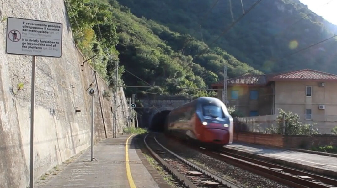 Τρένο υψηλής ταχύτητας στην Ιταλία εκτροχιάστηκε κοντά στη Ρώμη