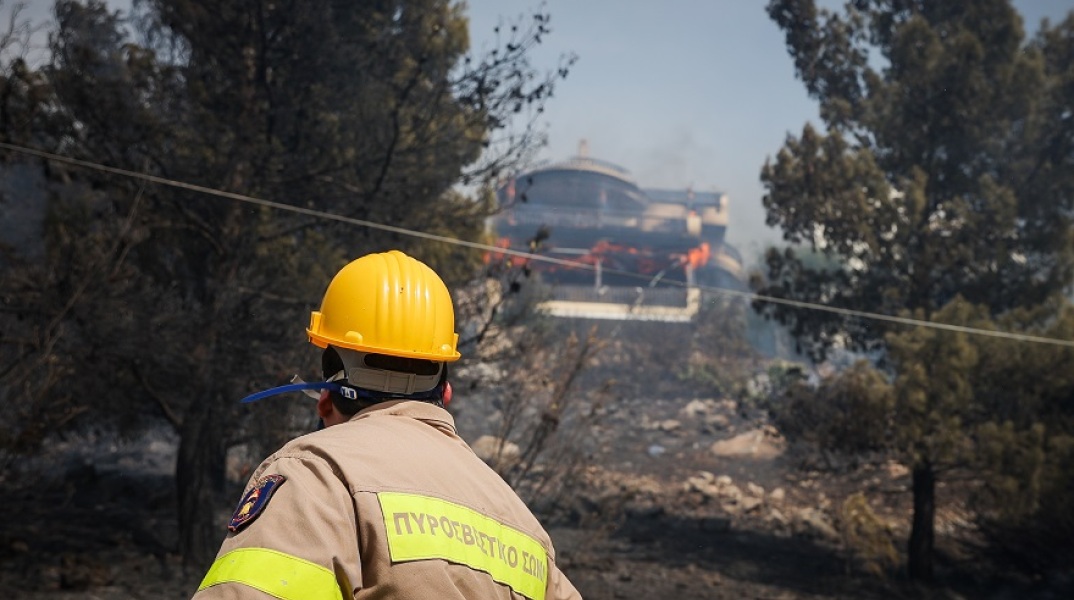 Φωτιά στη Βούλα
