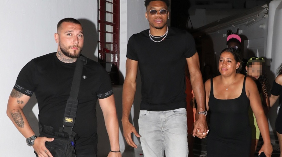 Ο Γιάννης Αντετοκούνμπο συνεχίζει τις διακοπές του στην Πάρο