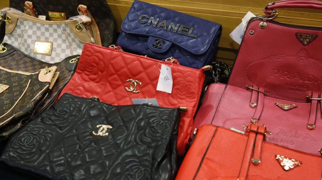 Σχεδόν 1 στους 10 Έλληνες έχει αγοράσει προϊόντα-μαϊμού εν αγνοία του