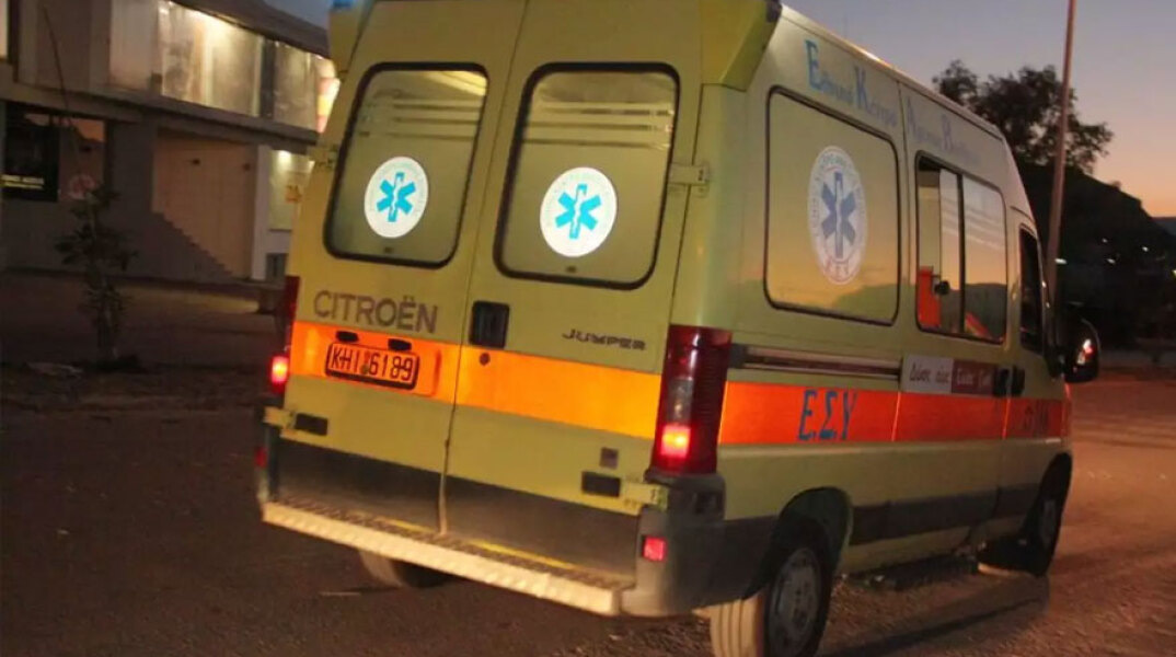 Άνδρας σε εμπορικό κέντρο στα Βόρεια Προάστια βούτηξε στο κενό