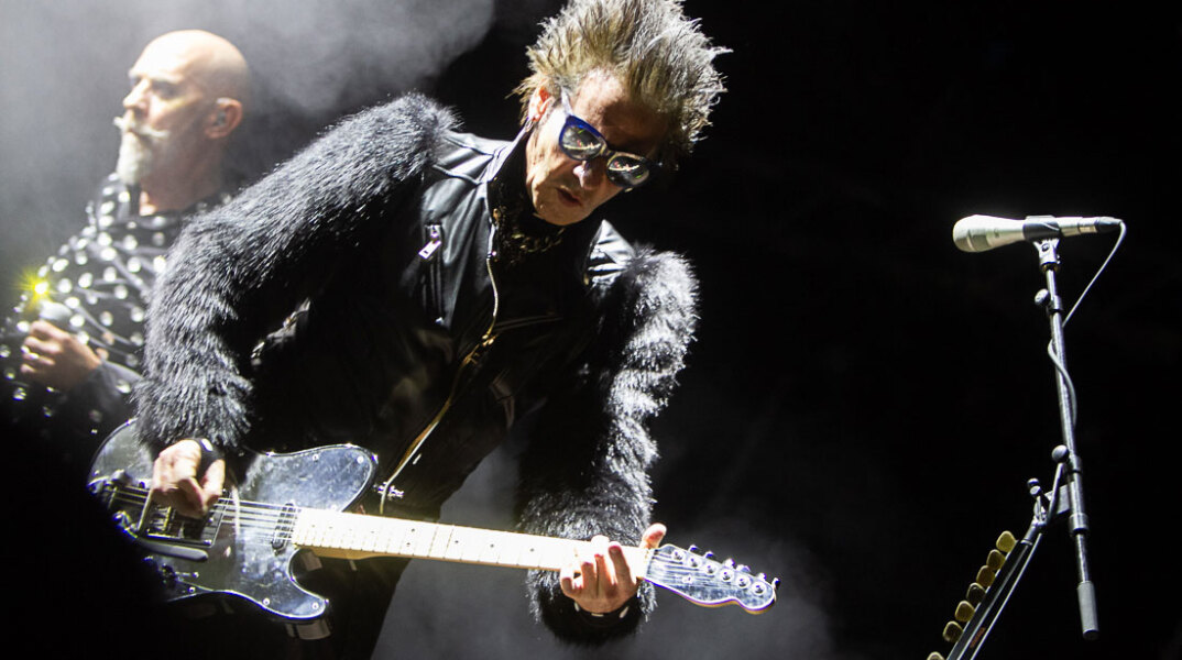 Στιγμιότυπο από τη συναυλία των Bauhaus στο φεστιβάλ Release Athens 