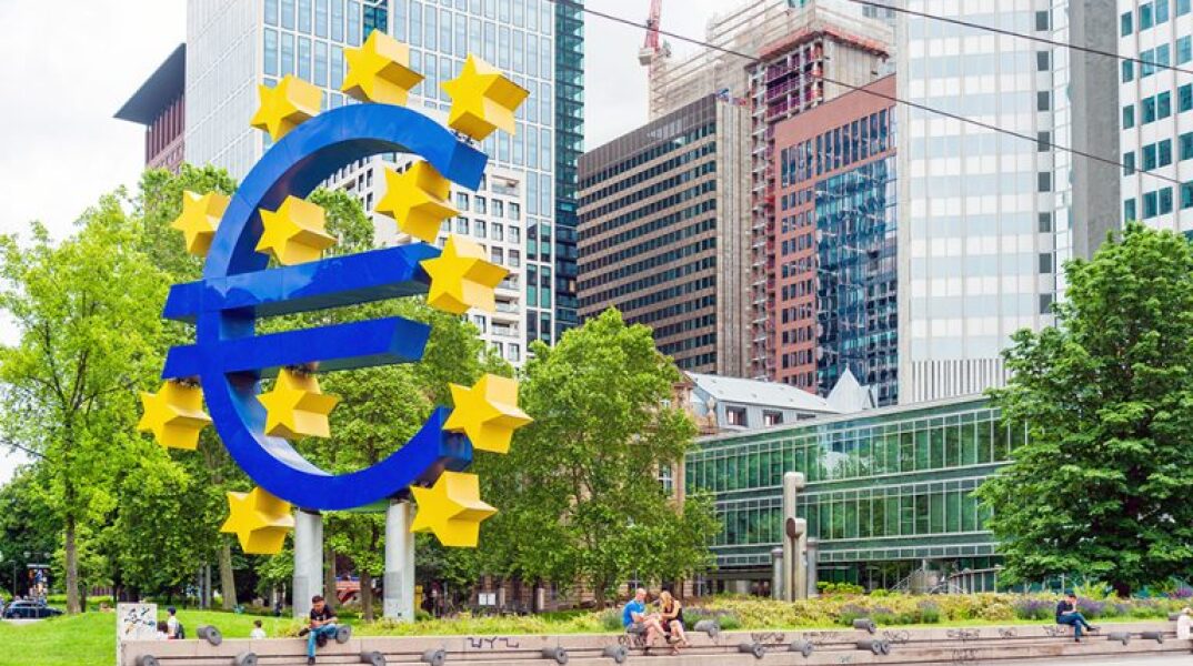 ΕΚΤ: Αύξηση επιτοκίων 0,25% τον Ιούλιο – Τέλος του QE την πρώτη του ίδιου μήνα