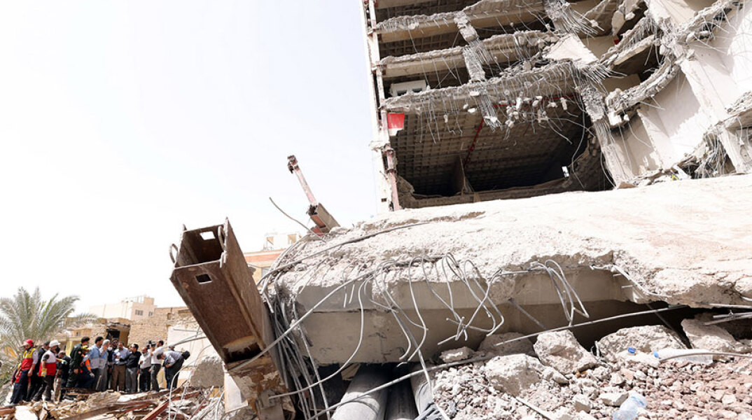Ιράν: Δύο άνθρωποι έχασαν τη ζωή τους μετά από κατάρρευση κτιρίου